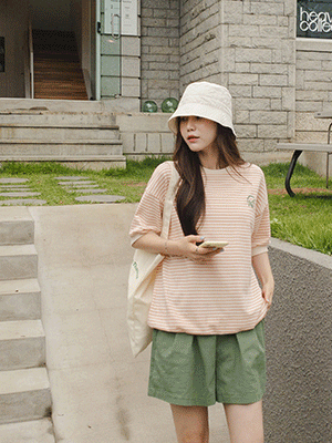 에뜨레 자수 반팔 맨투맨