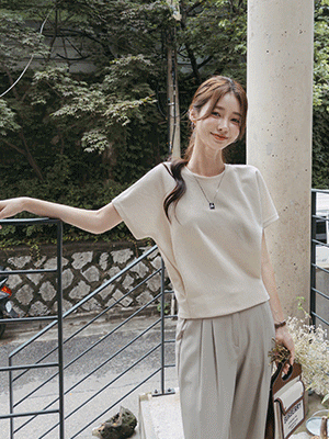 모빈 백버튼 쿠션 티셔츠