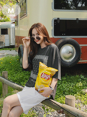 라일 페이즐리 티셔츠