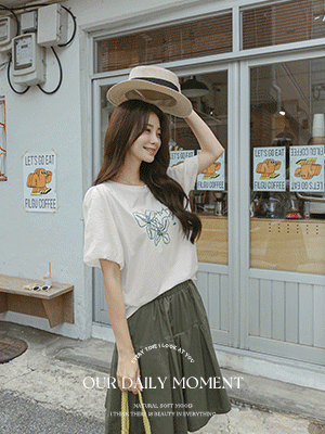 이스트 자수 퍼프 티셔츠