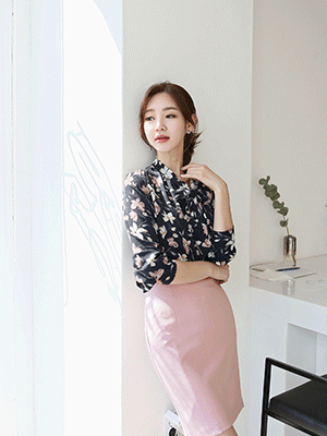 리카 플라워 리본 블라우스