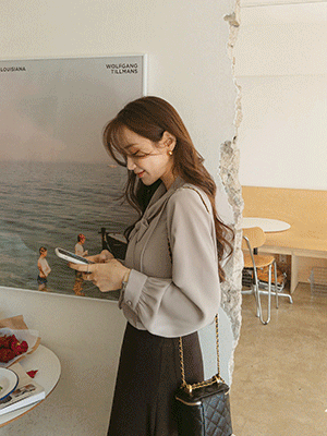 미건 타이 쉬폰 블라우스