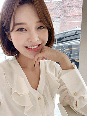 론디 프릴 쉬폰 블라우스