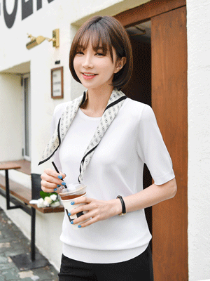 피사 나비 실크 스카프